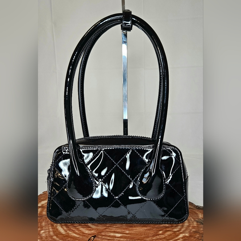 NWT Steve Madden Quilted Patent Leather Shoulder Bag - Picture 8 of 11